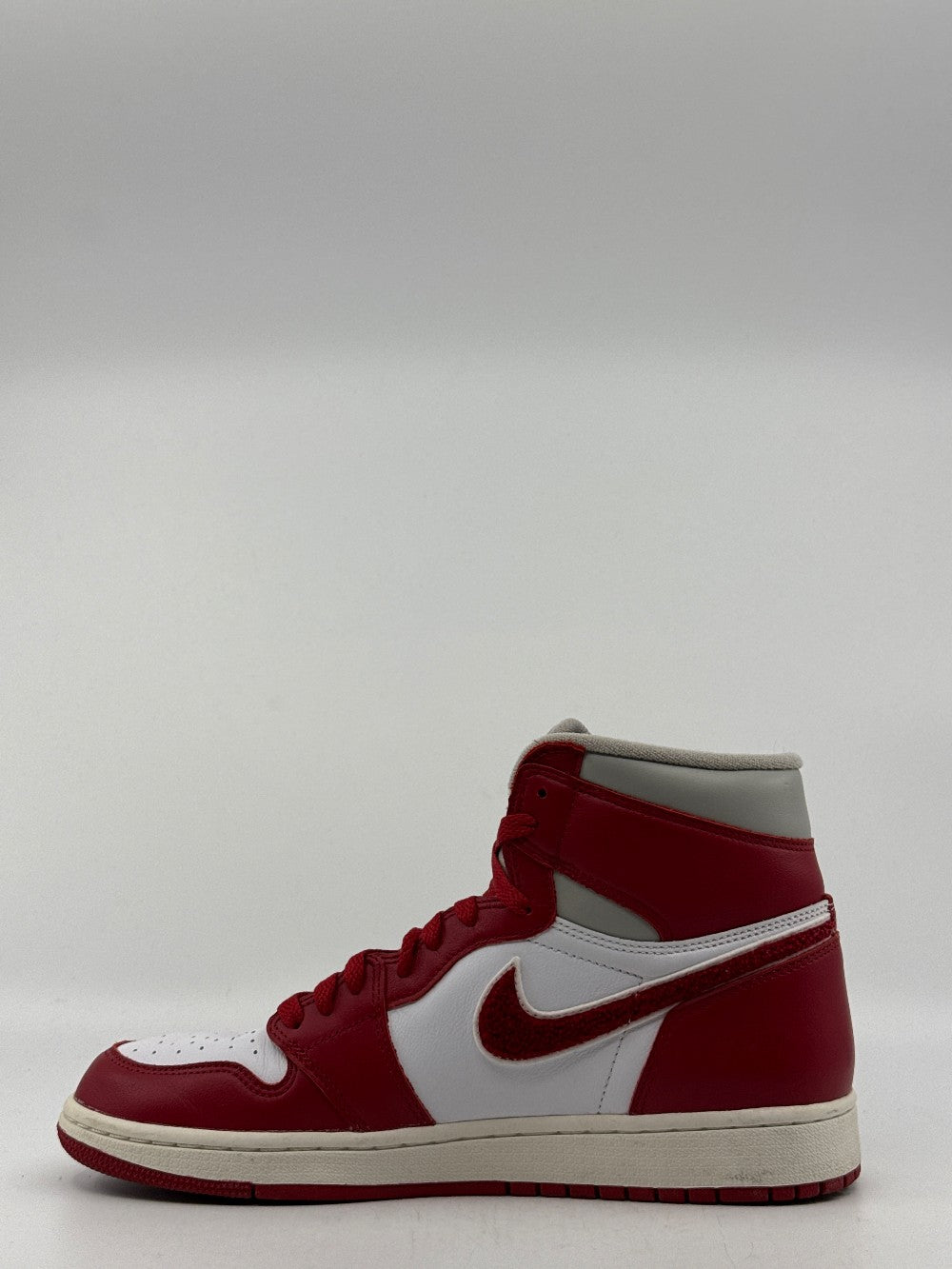 *USED* AJ 1 (W) - VARSITY RED|41632