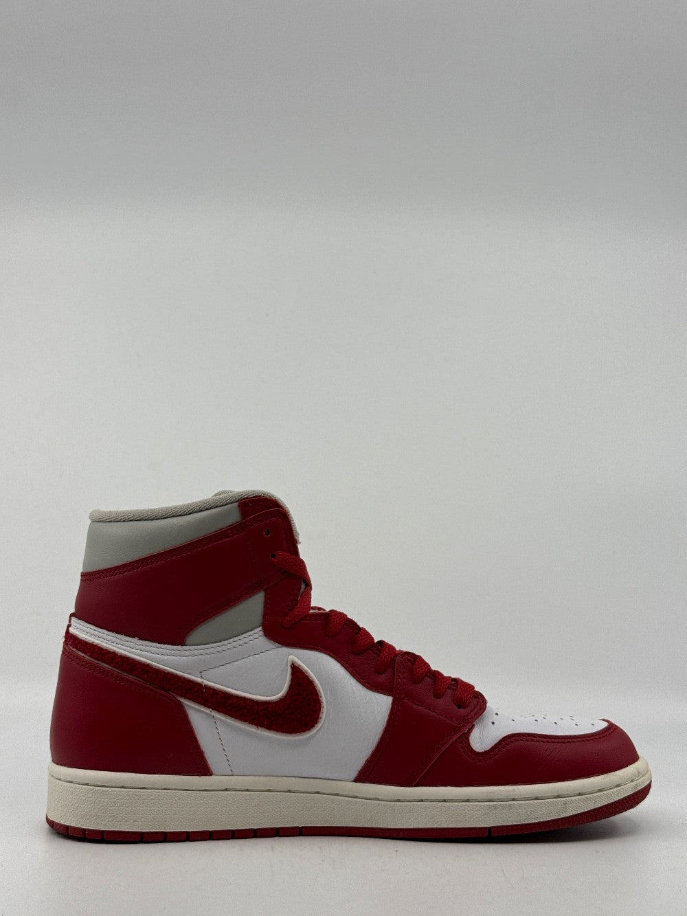 *USED* AJ 1 (W) - VARSITY RED|41638