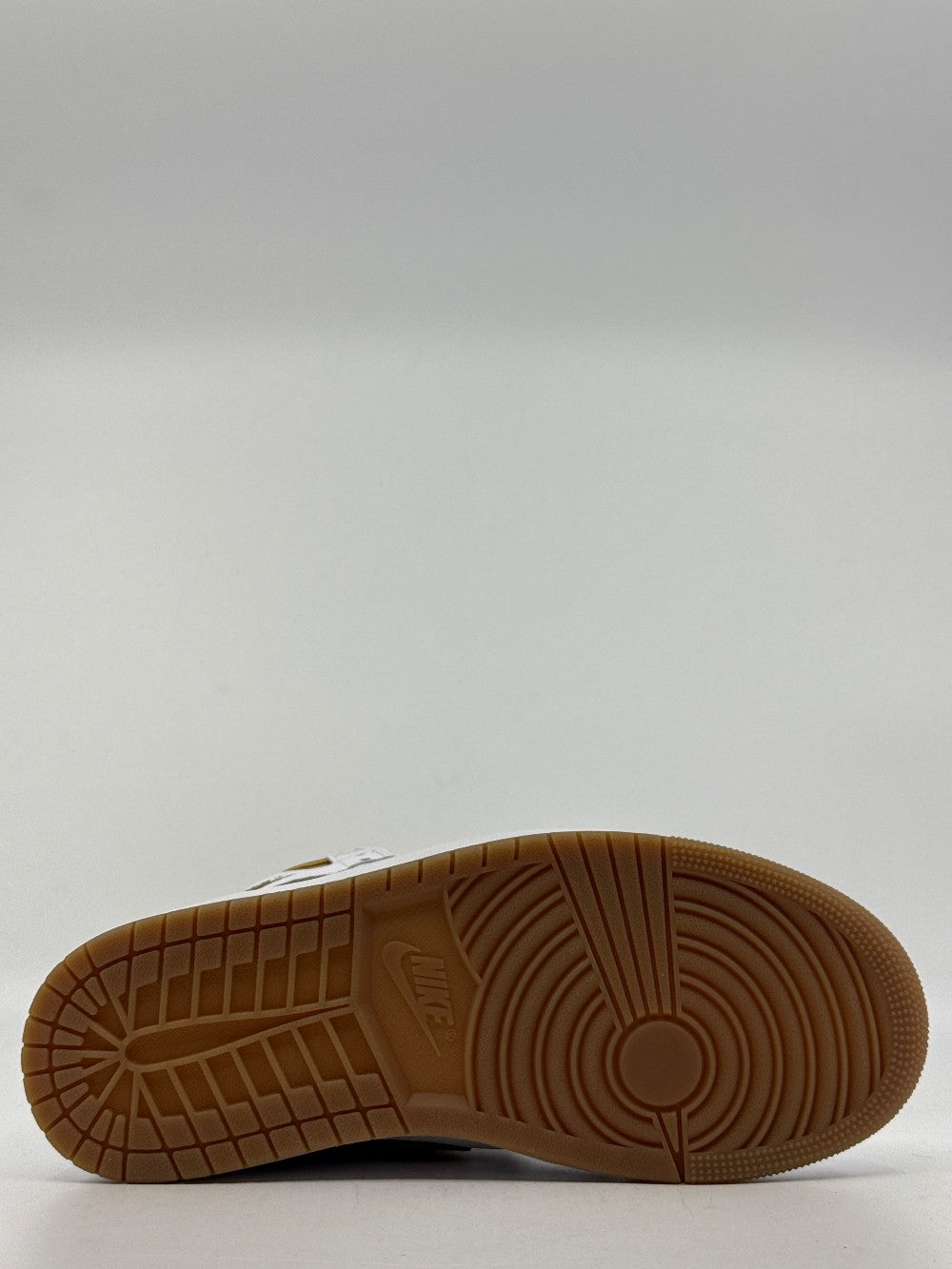AJ 1 (W) - METALLIC GOLD|41683