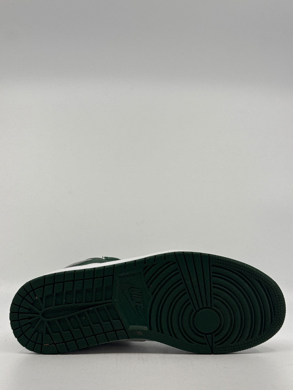 *USED* AJ 1 - GORGE GREEN|41731