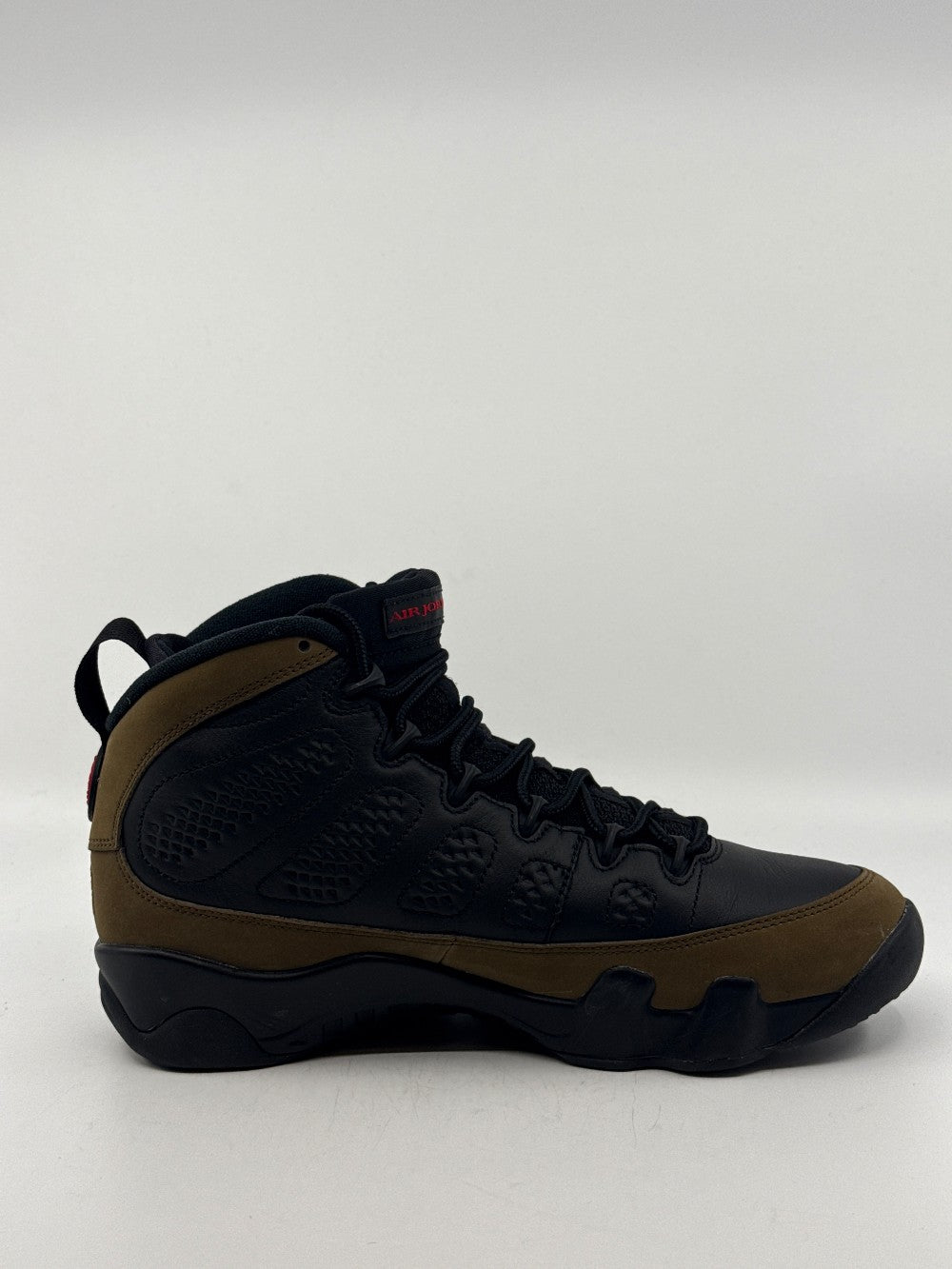 *USED* AJ 9 - OLIVE (2024)|41809