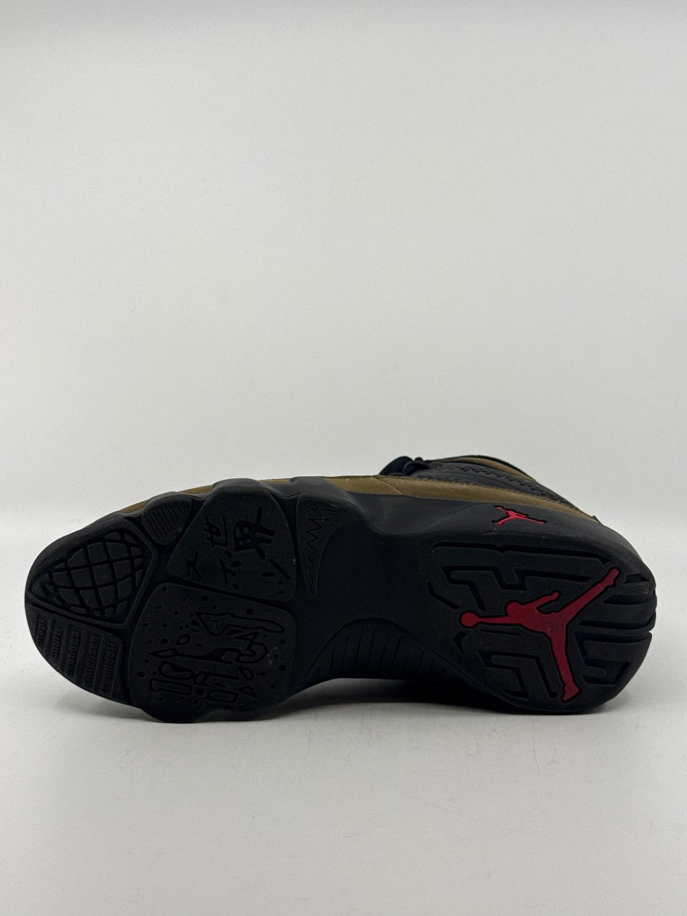 *USED* AJ 9 - OLIVE (2024)|41812