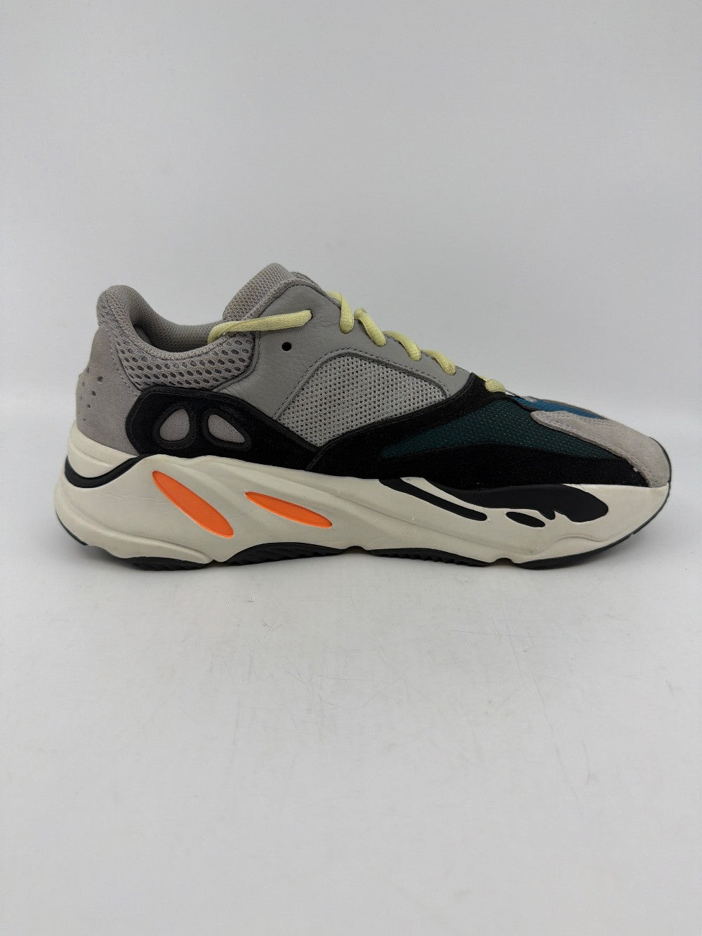 *USED* ADIDAS YEEZY 700 - WAVE RUNNER|41910