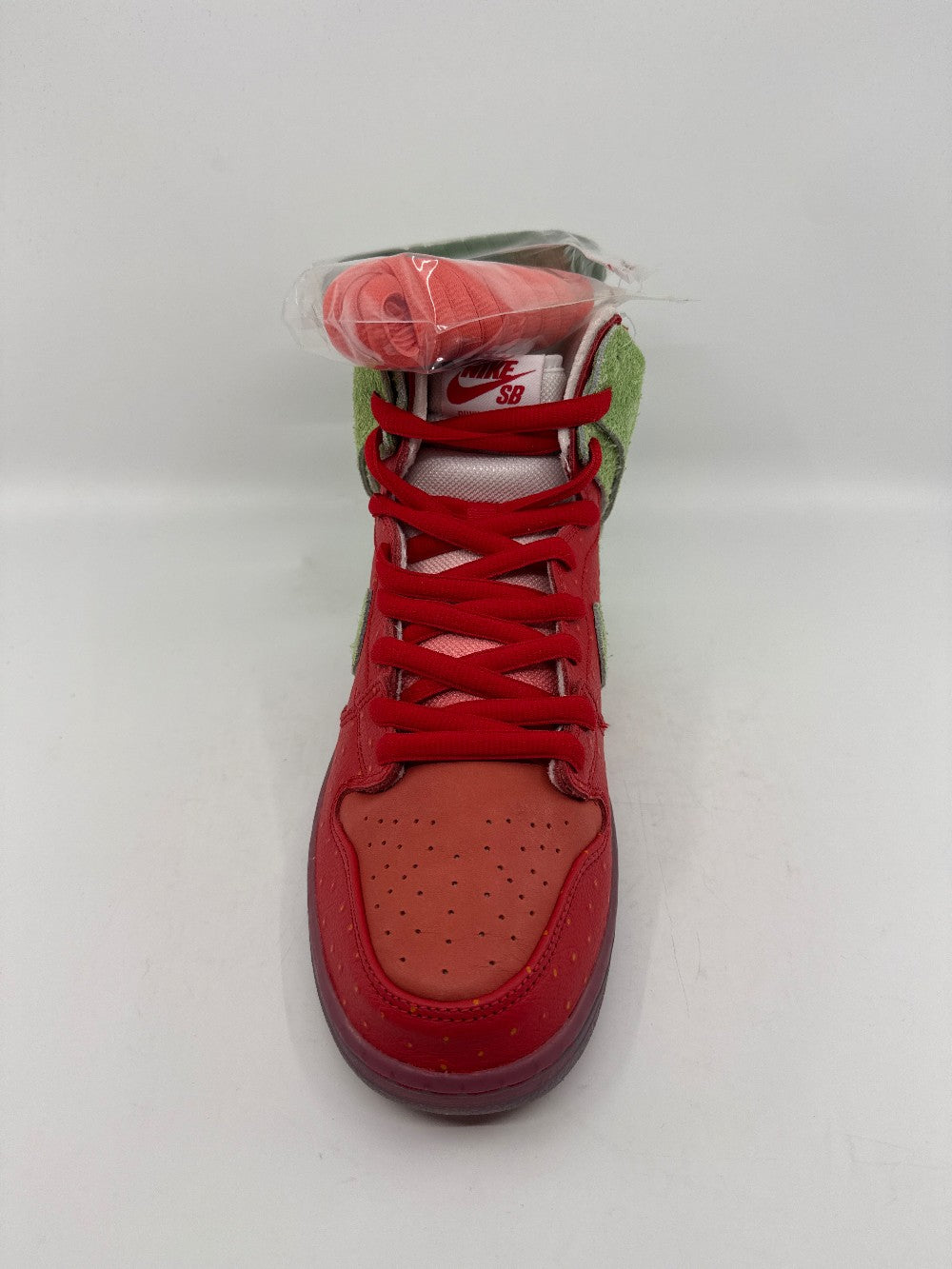NIKE SB DUNK HIGH - STRAWBERRY COUGH|42064