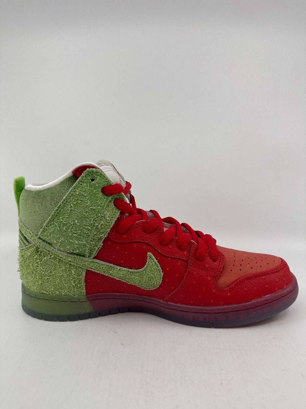 NIKE SB DUNK HIGH - STRAWBERRY COUGH|42070