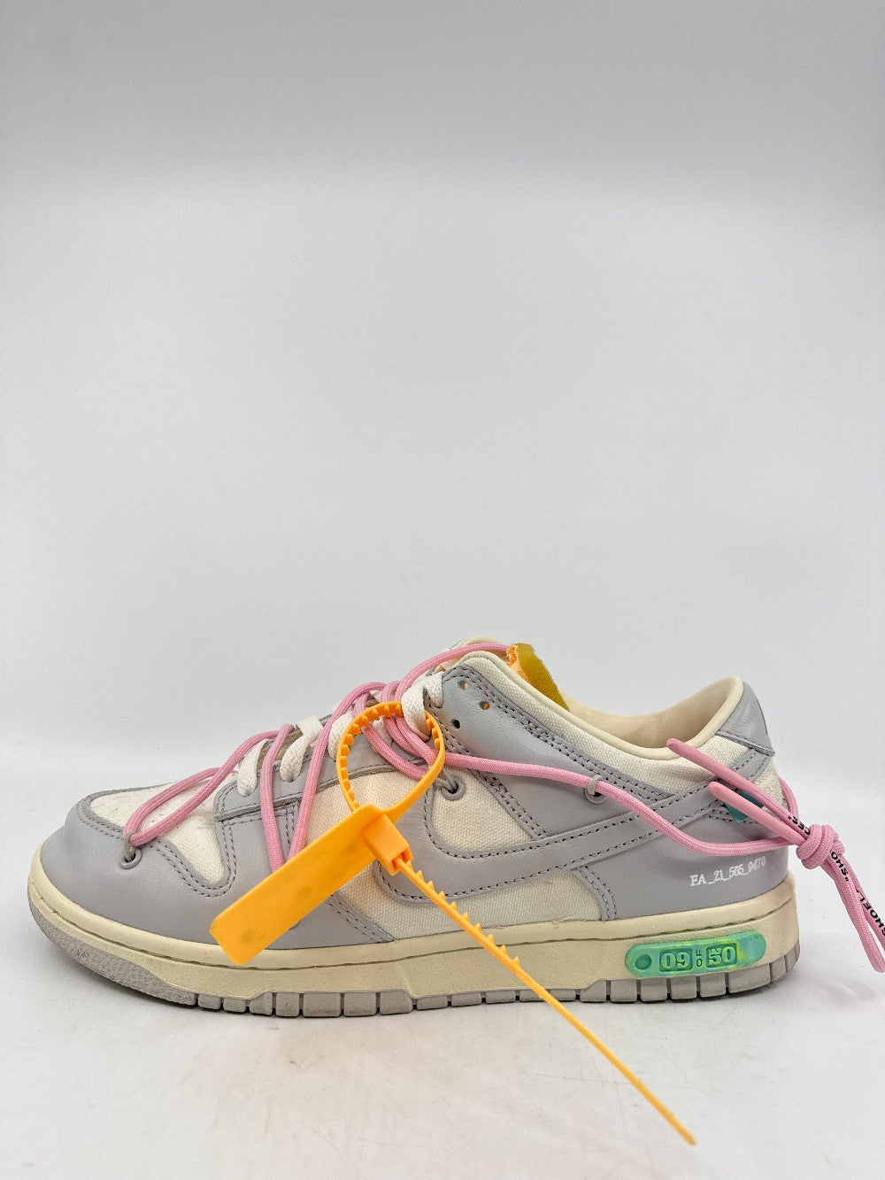 *USED* NIKE DUNK LOW X OFF-WHITE - LOT 9|42233