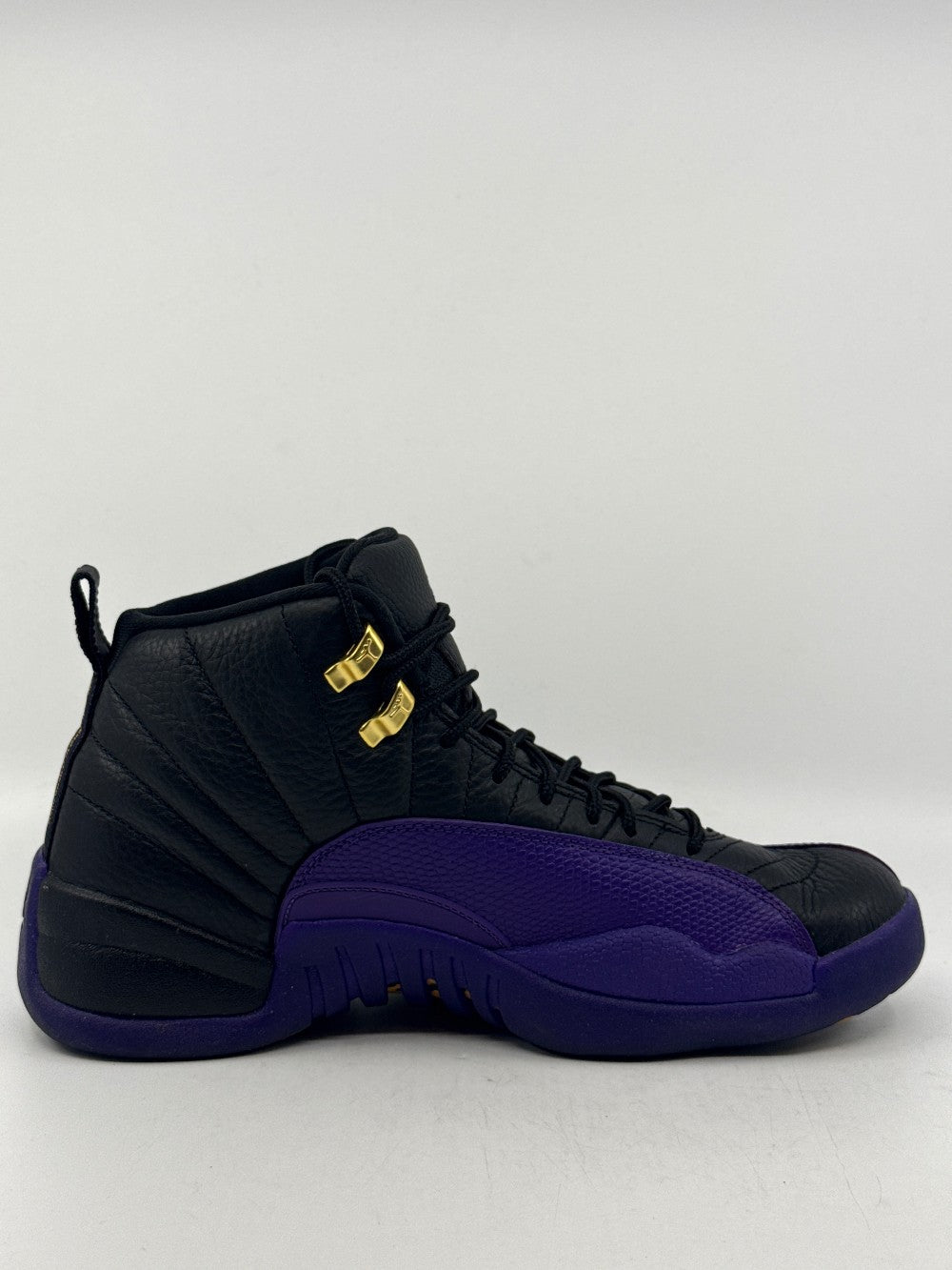 *USED* AJ 12 - FIELD PURPLE|42585