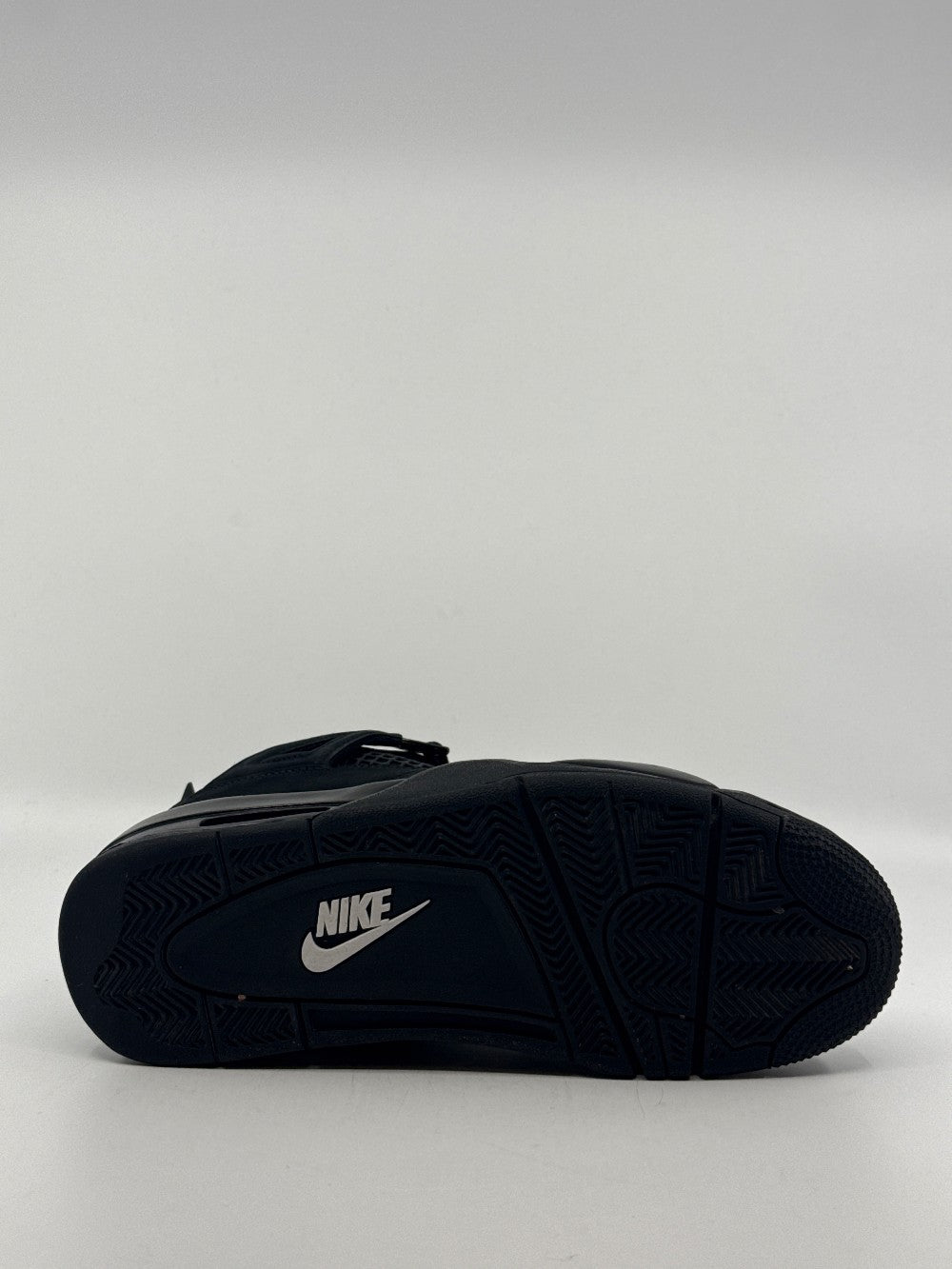 *USED* AJ 4 - BLACK CAT (2025)|42667