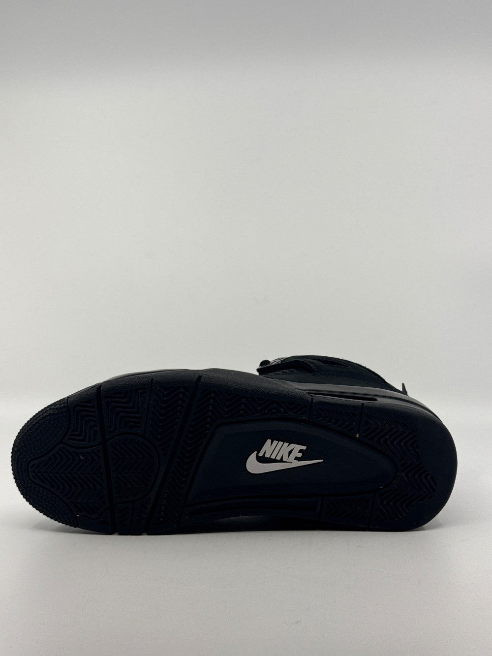 *USED* AJ 4 - BLACK CAT (2025)|42673