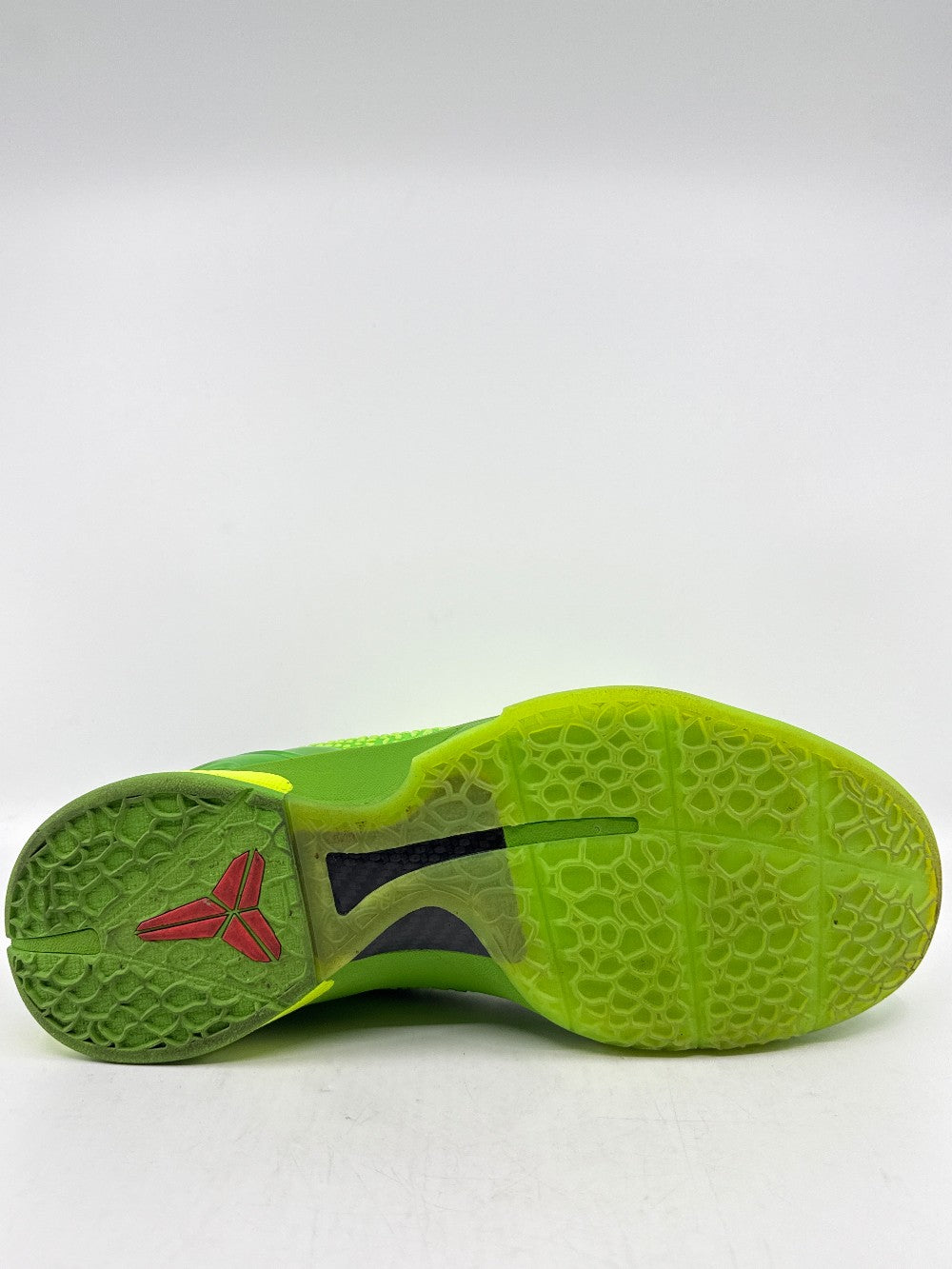 *USED* NIKE KOBE 6 PROTRO - GRINCH (2020)|43082