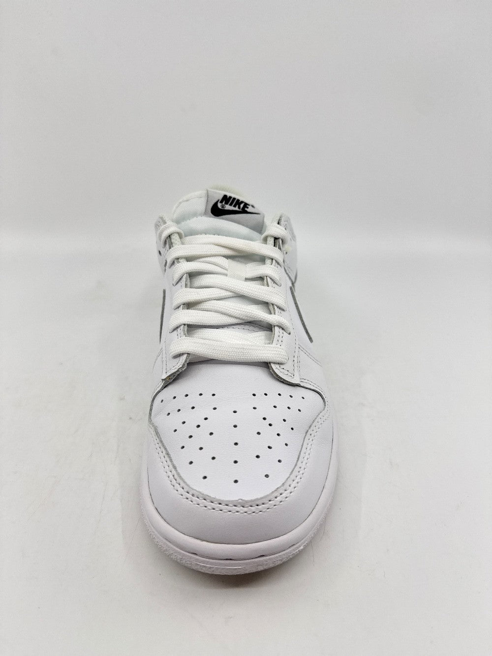 *USED* NIKE DUNK LOW (W) - TRIPLE WHITE (2021)|43096
