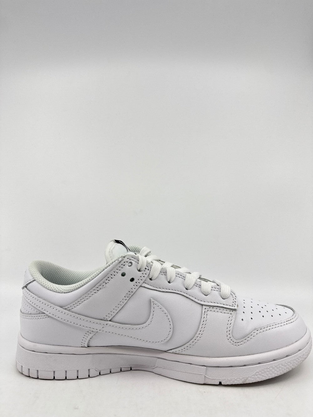 *USED* NIKE DUNK LOW (W) - TRIPLE WHITE (2021)|43097