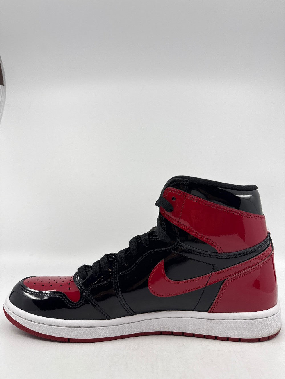 *USED* AJ 1 - PATENT BRED|43113