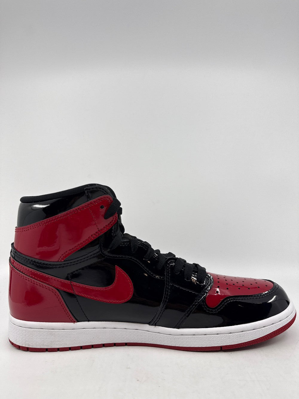 *USED* AJ 1 - PATENT BRED|43118