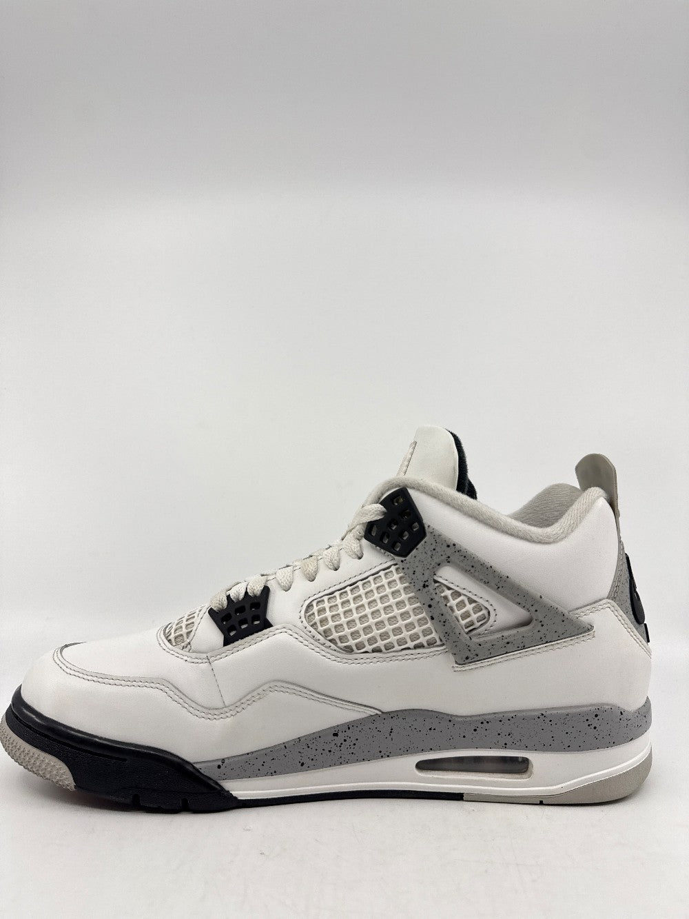 *USED* AJ 4 - WHITE CEMENT (2025)|43133