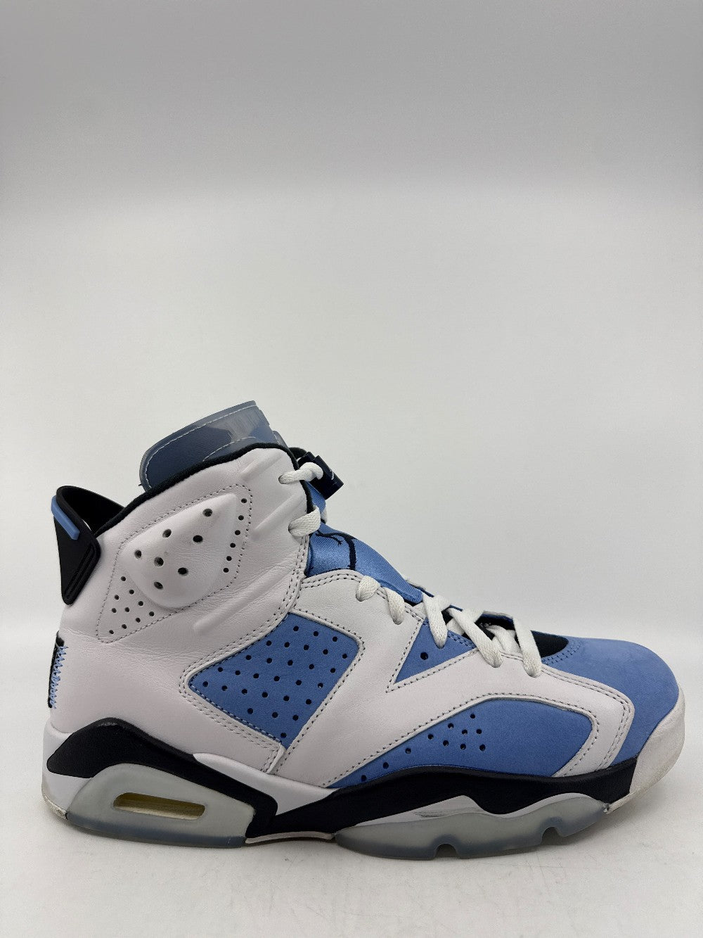 *USED* AJ 6 - UNC WHITE|43181
