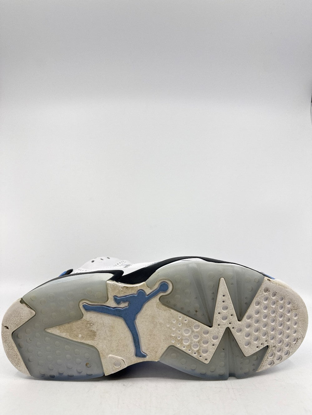 *USED* AJ 6 - UNC WHITE|43185