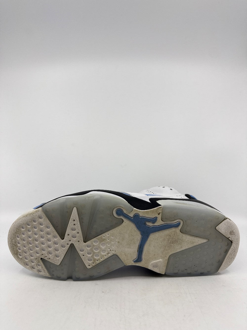 *USED* AJ 6 - UNC WHITE|43190