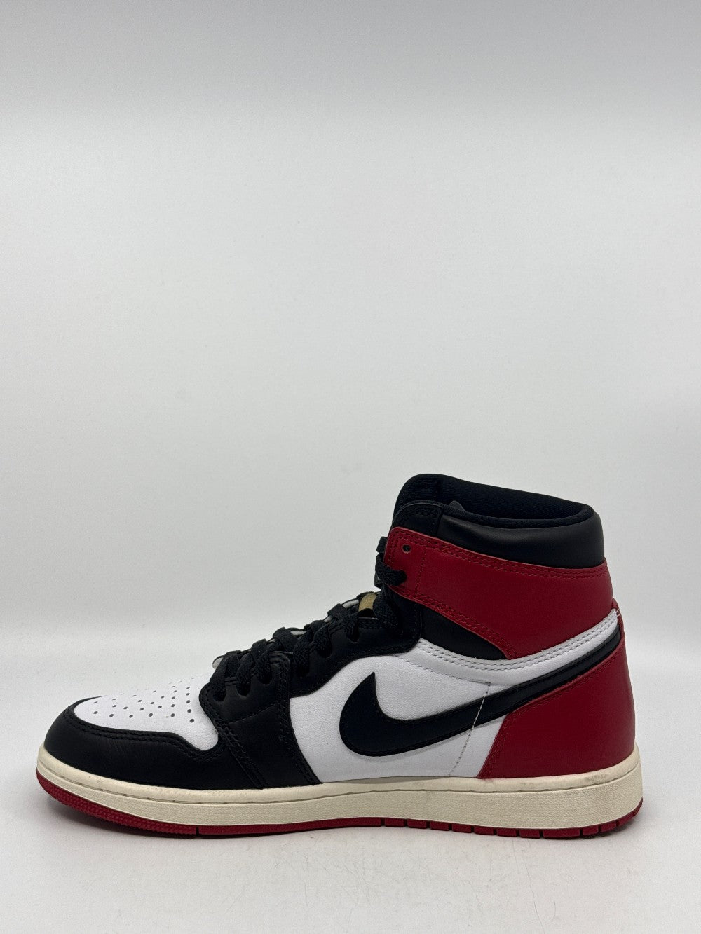 *USED* AJ 1 - BLACK TOE REIMAGINED|43267