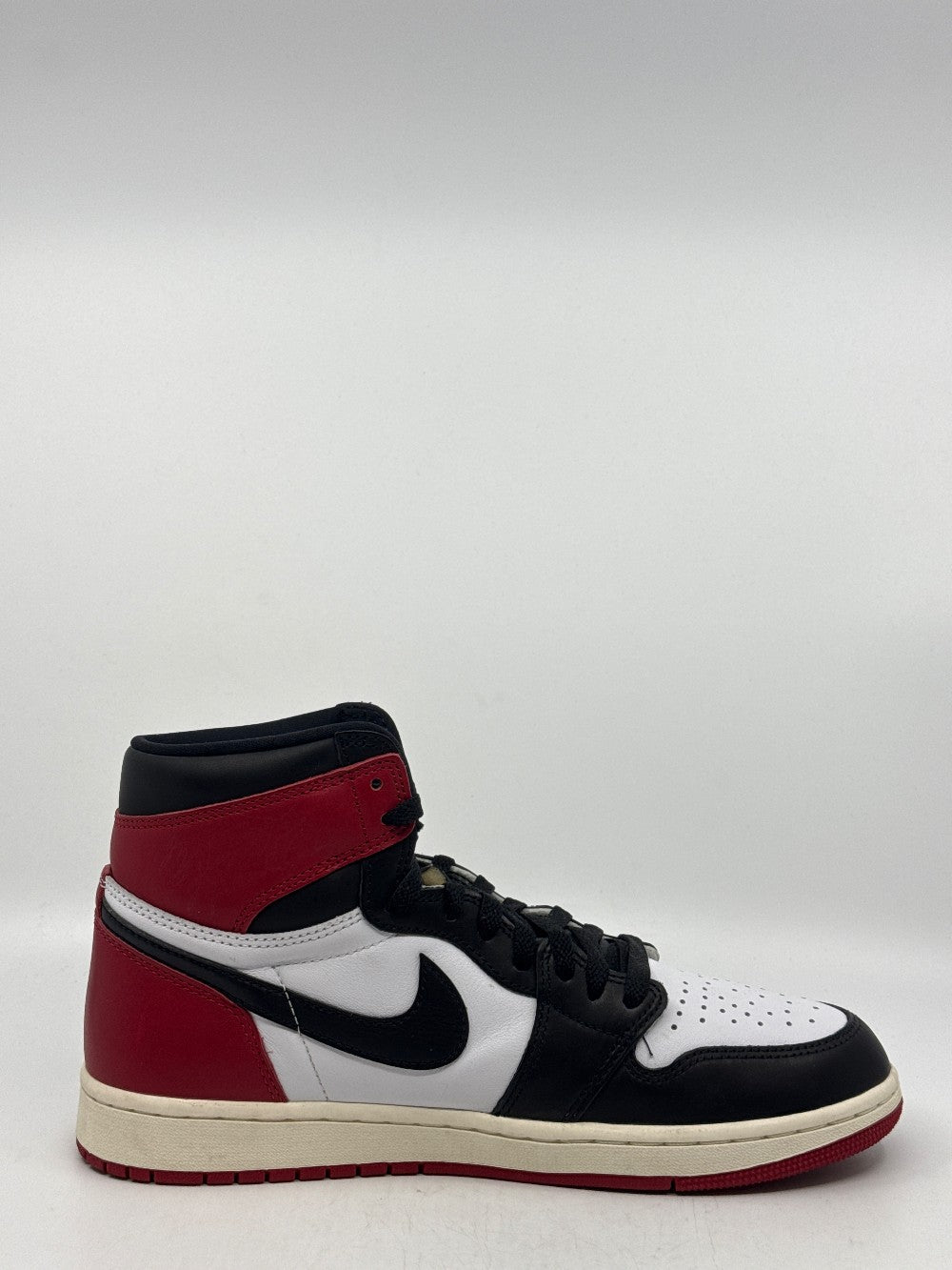 *USED* AJ 1 - BLACK TOE REIMAGINED|43273