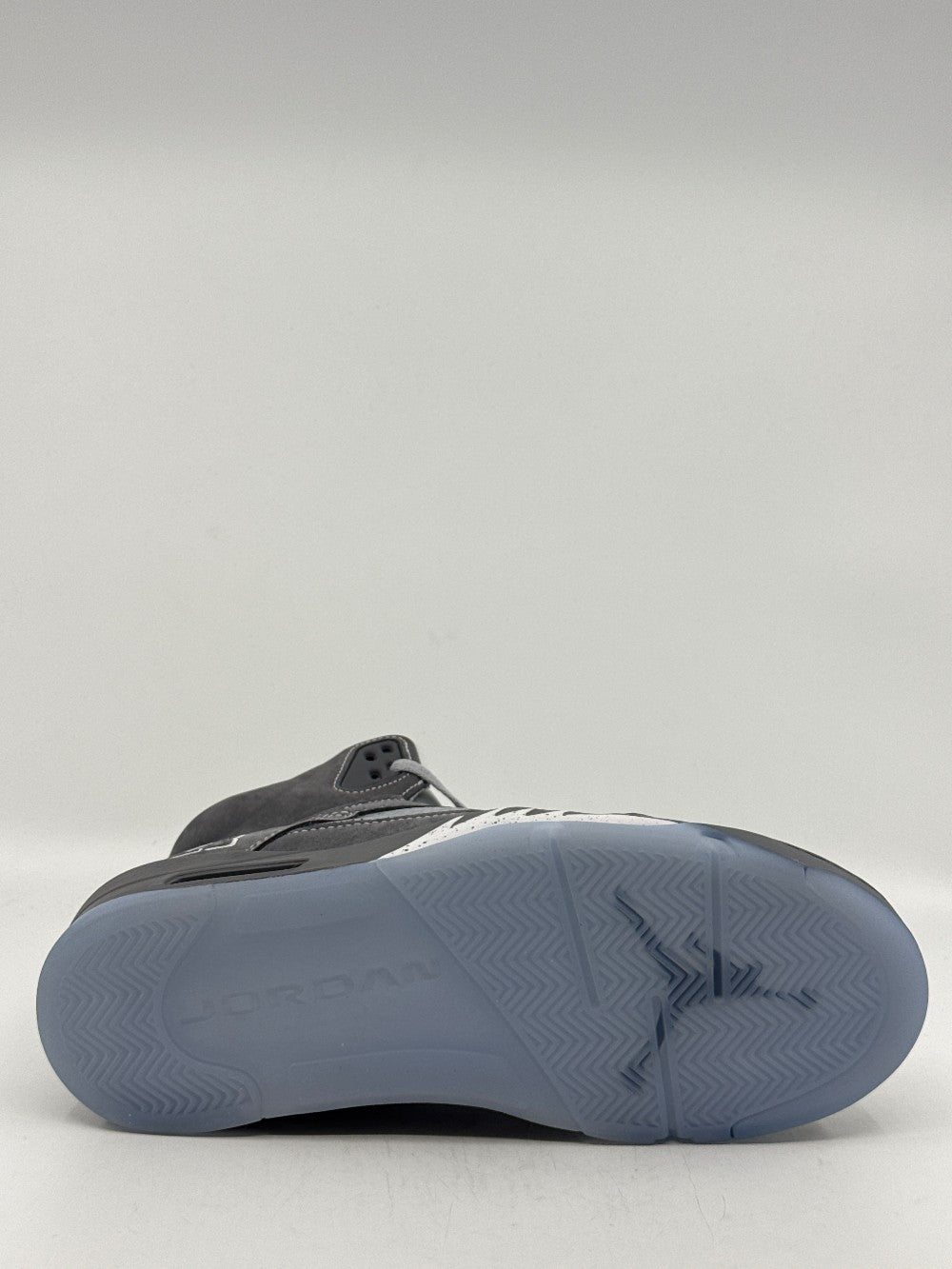 AJ 5 - WOLF GREY (2026)|43282