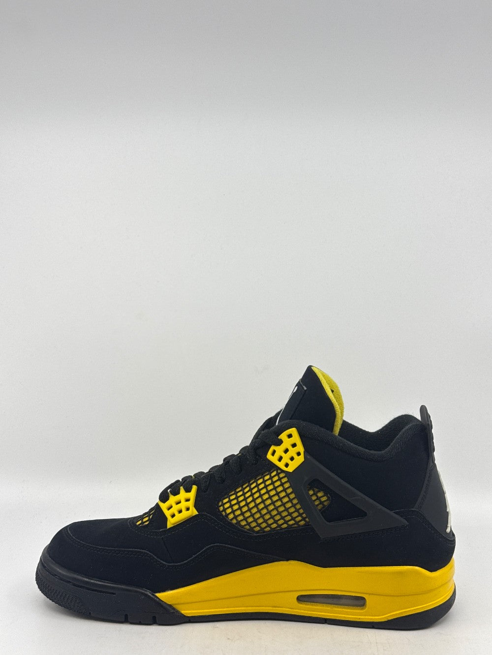 *USED* AJ 4 - THUNDER (2023)|43316