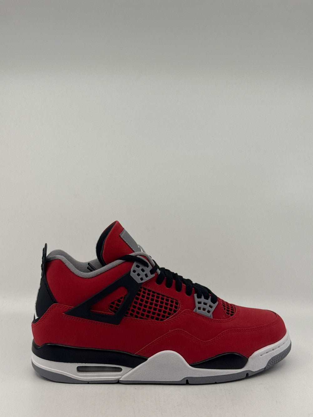 AJ 4 - TORO BRAVO (2026)|43331