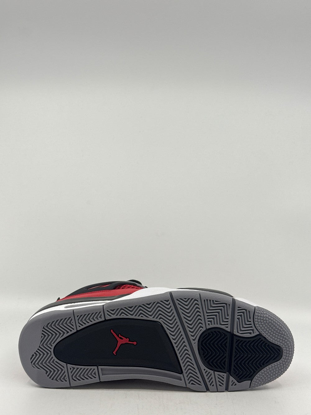 AJ 4 - TORO BRAVO (2026)|43336