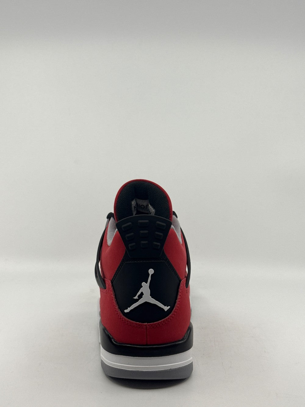AJ 4 - TORO BRAVO (2026)|43338