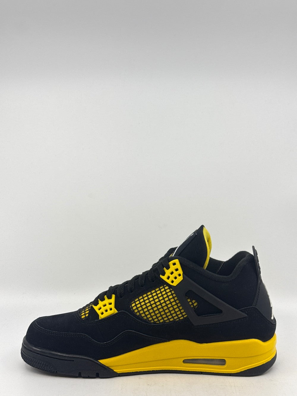 AJ 4 - THUNDER (2023)|43346