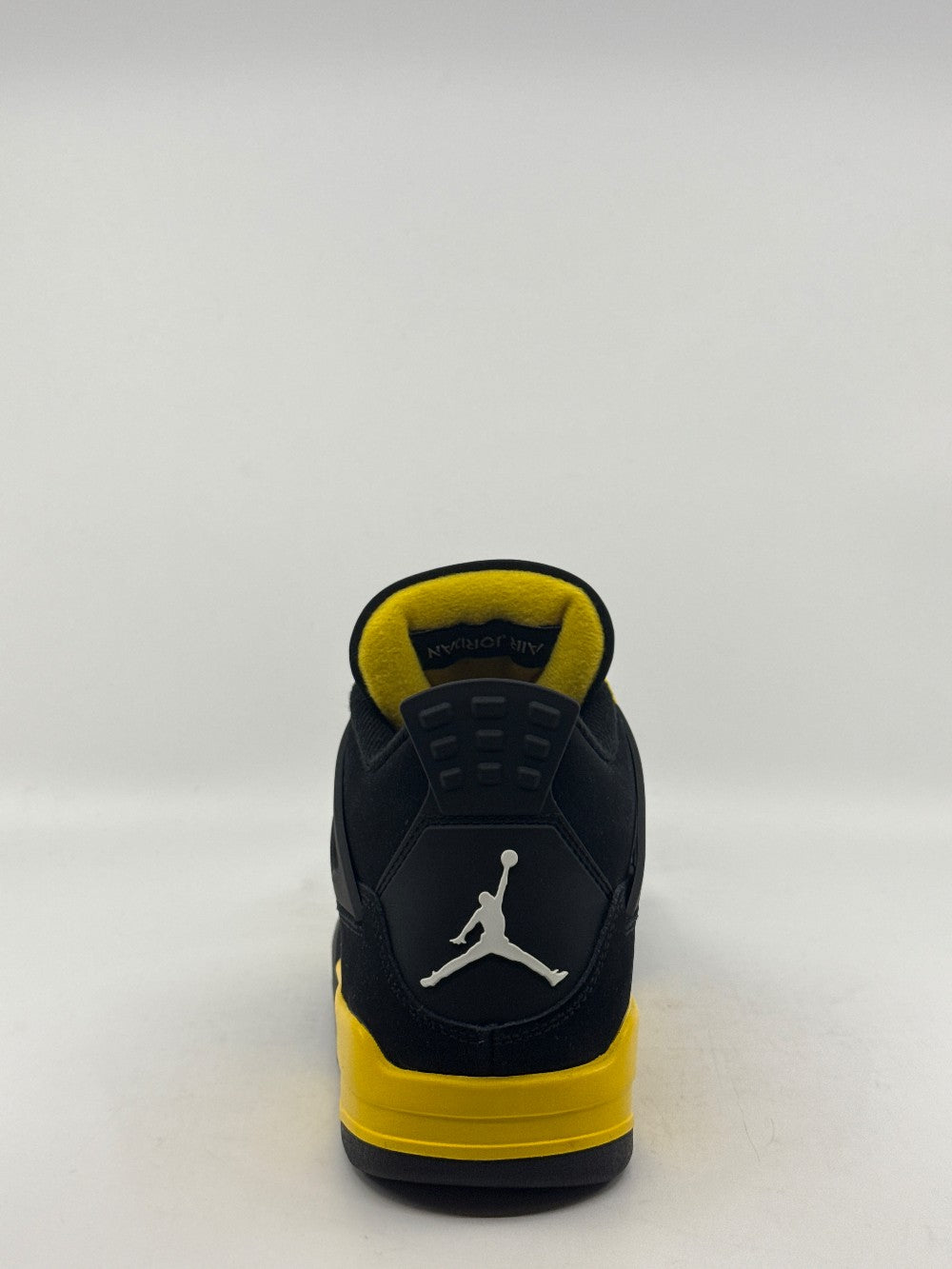 AJ 4 - THUNDER (2023)|43351