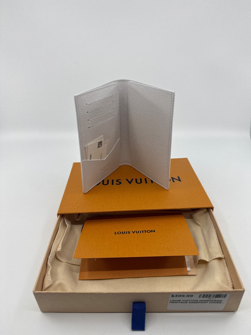 LOUIS VUITTON MONOGRAM HERITAGE PASSPORT COVER - WHITE|43592