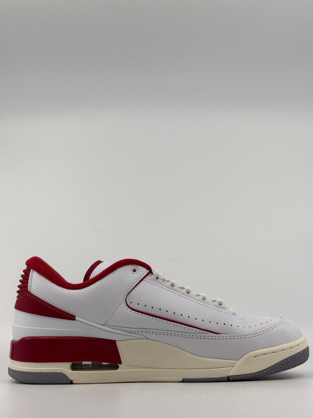 *USED* AJ 2/3 - WHITE VARSITY RED|43674