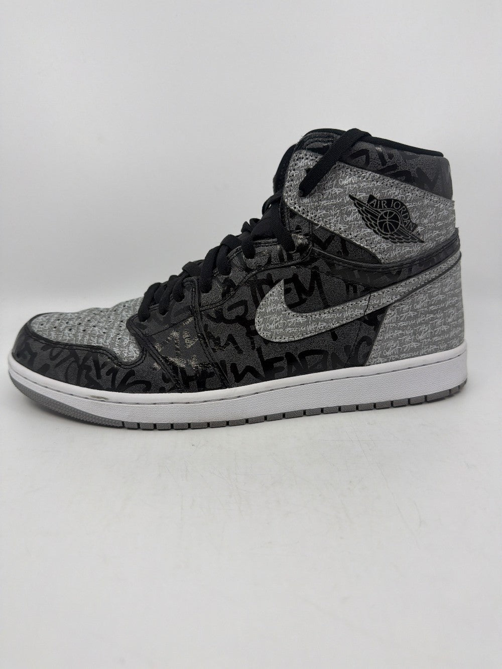 *USED* AJ 1 - REBELLIONAIRE|43839