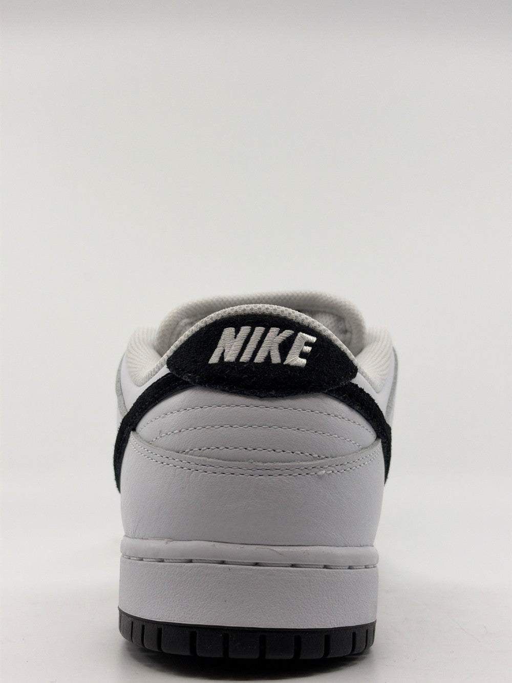 NIKE SB DUNK LOW - WHITE BLACK|43950