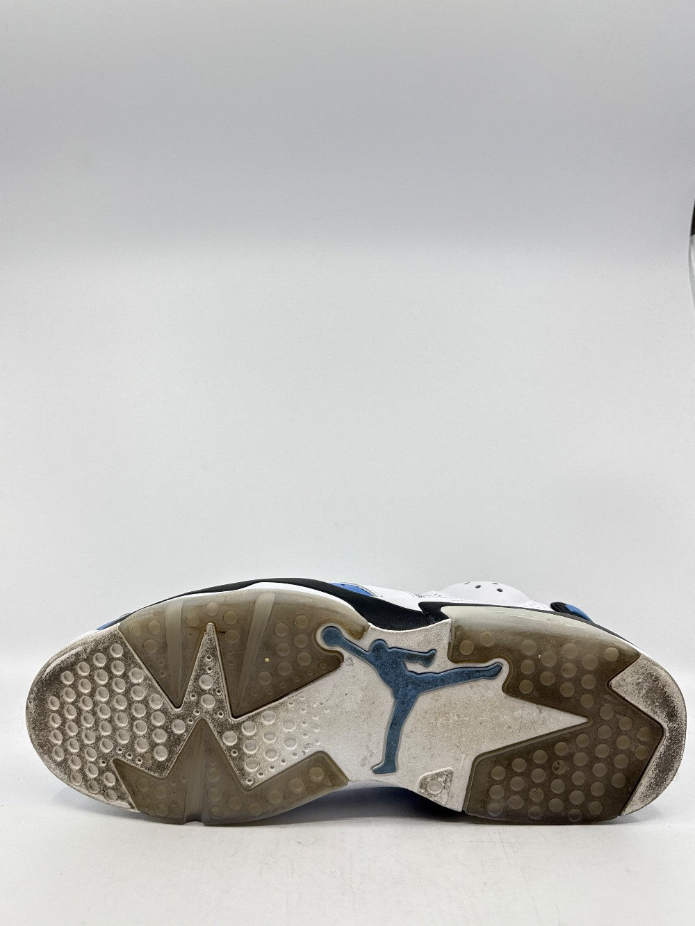 *USED* AJ 6 - UNC WHITE|44073