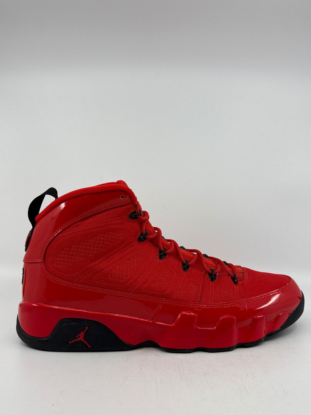 *USED* AJ 9 - CHILE RED|44084