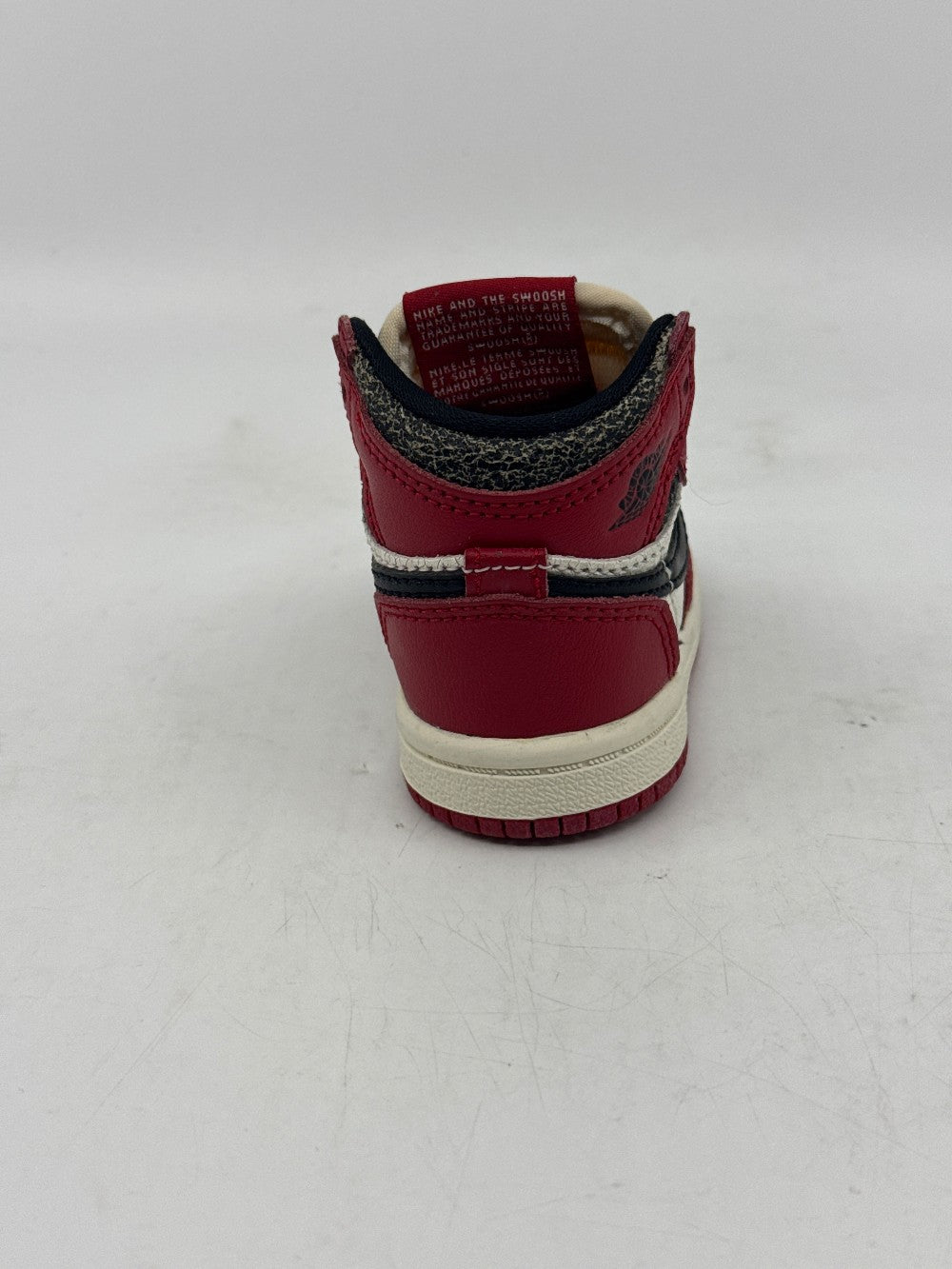 AJ 1 (TD) - CHICAGO LOST AND FOUND|44345