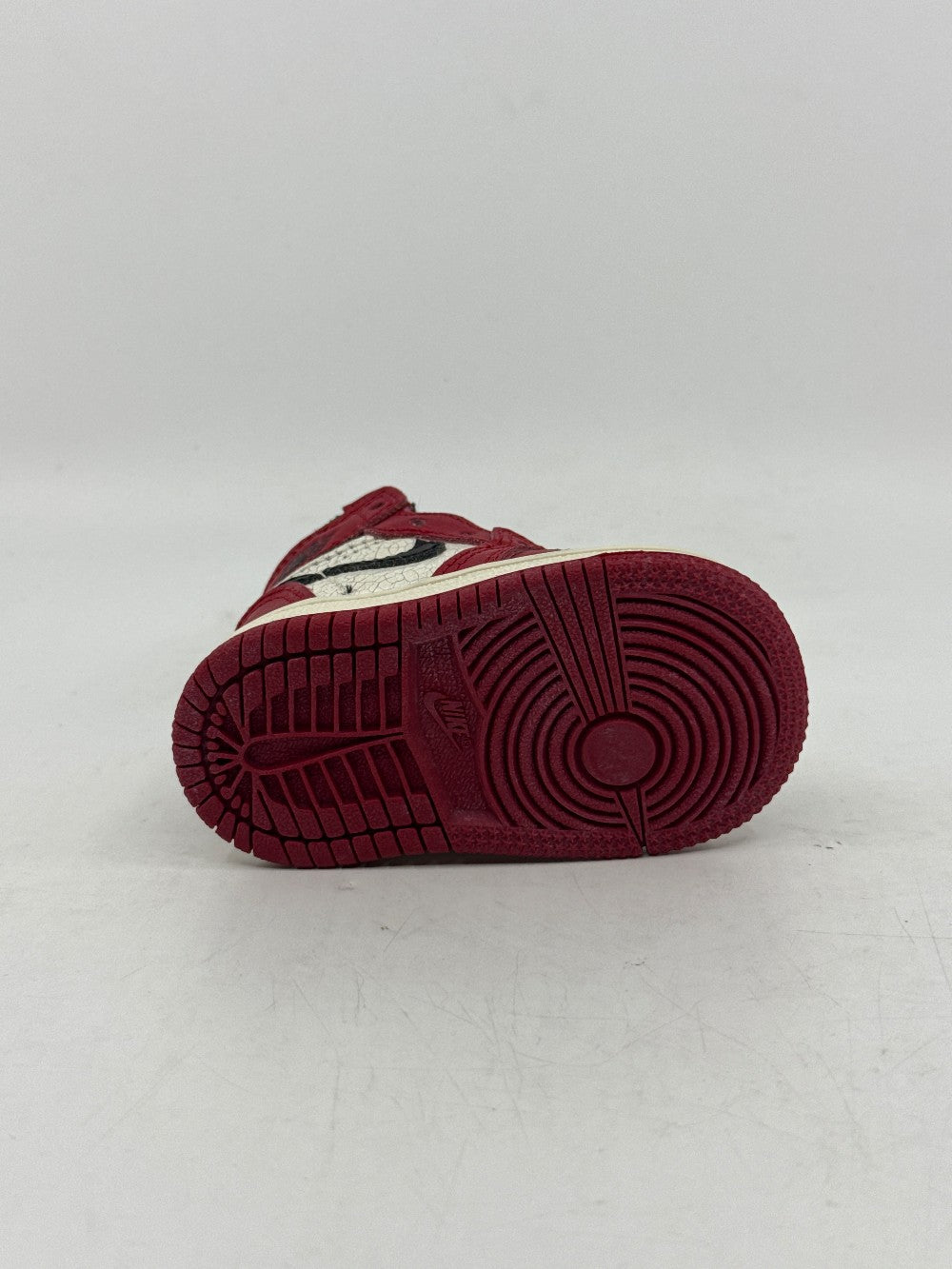 AJ 1 (TD) - CHICAGO LOST AND FOUND|44349