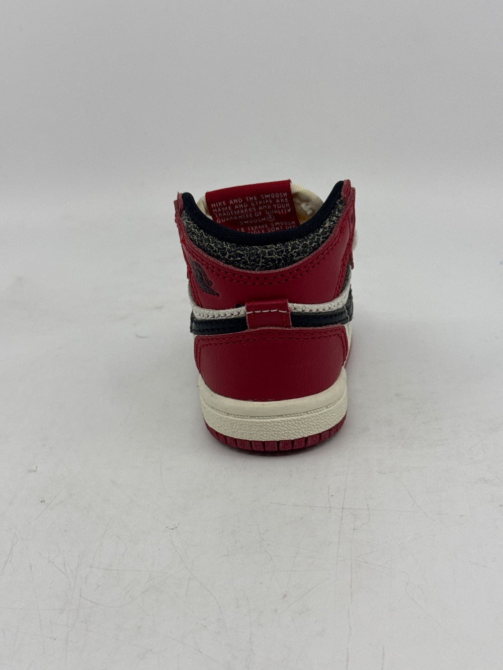 AJ 1 (TD) - CHICAGO LOST AND FOUND|44351
