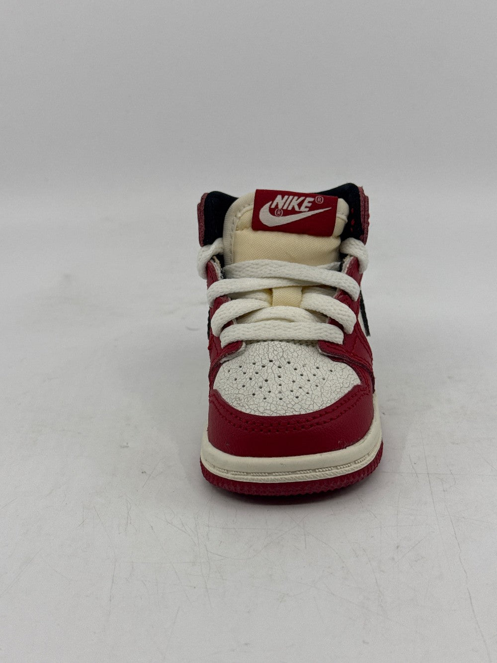 AJ 1 (TD) - CHICAGO LOST AND FOUND|44353