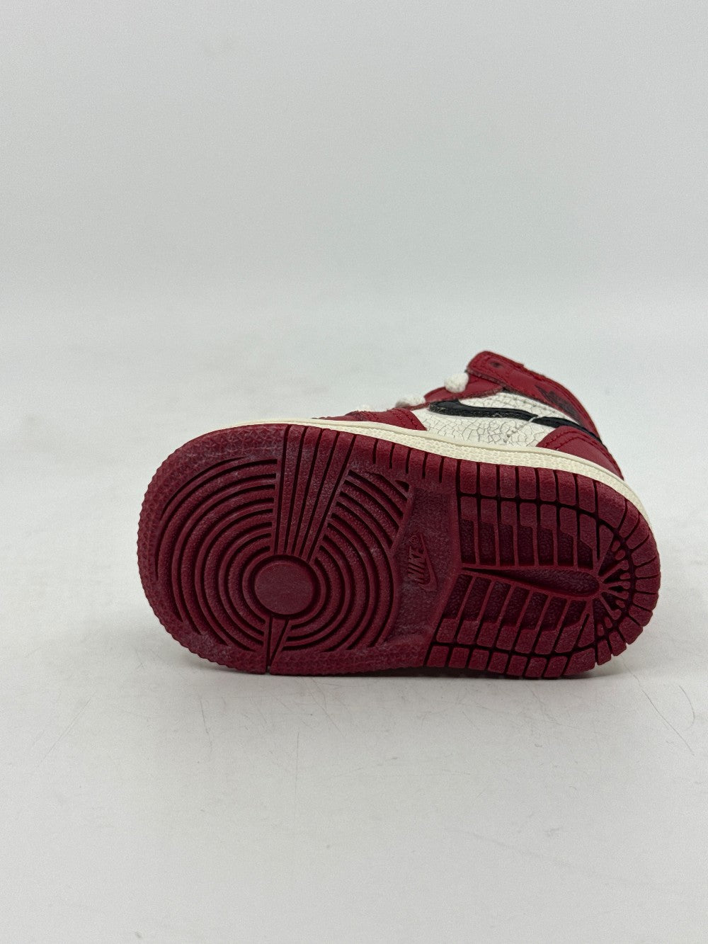 AJ 1 (TD) - CHICAGO LOST AND FOUND|44355