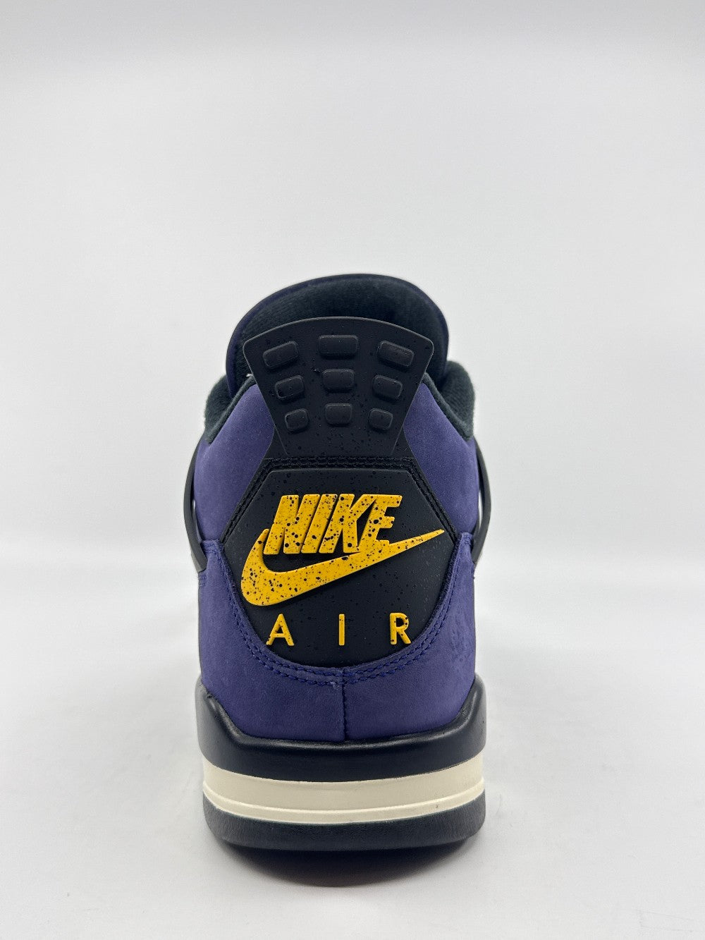 *USED* AJ 4 - LAKERS|44689