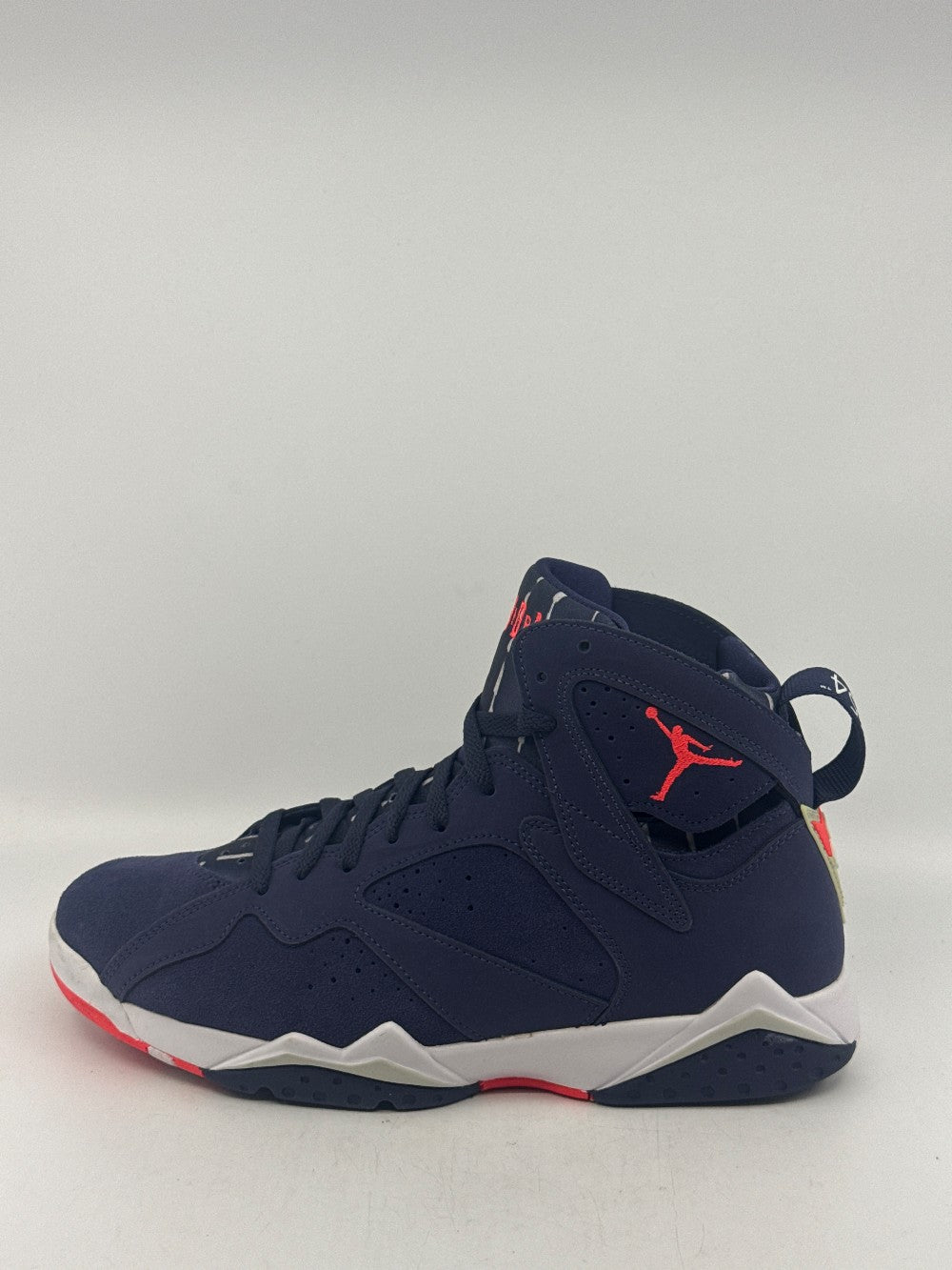 *USED* AJ 7 - QUAI 54 (2022)|44745