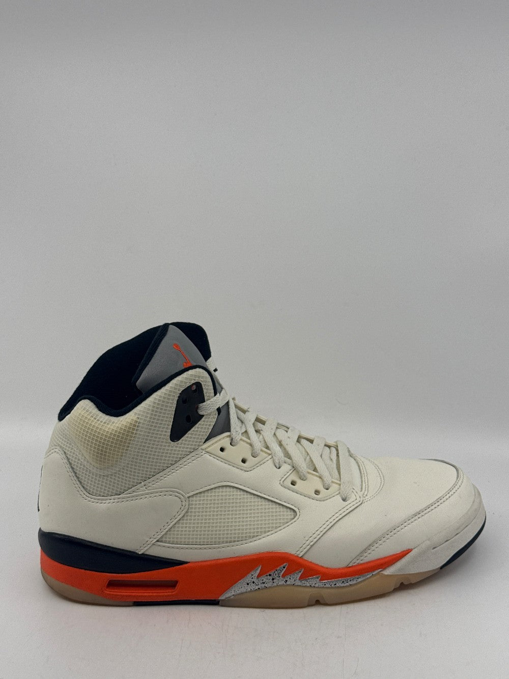 *USED* AJ 5 - SHATTERED BACKBOARD|44836