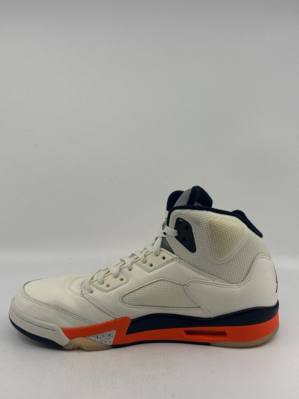 *USED* AJ 5 - SHATTERED BACKBOARD|44838