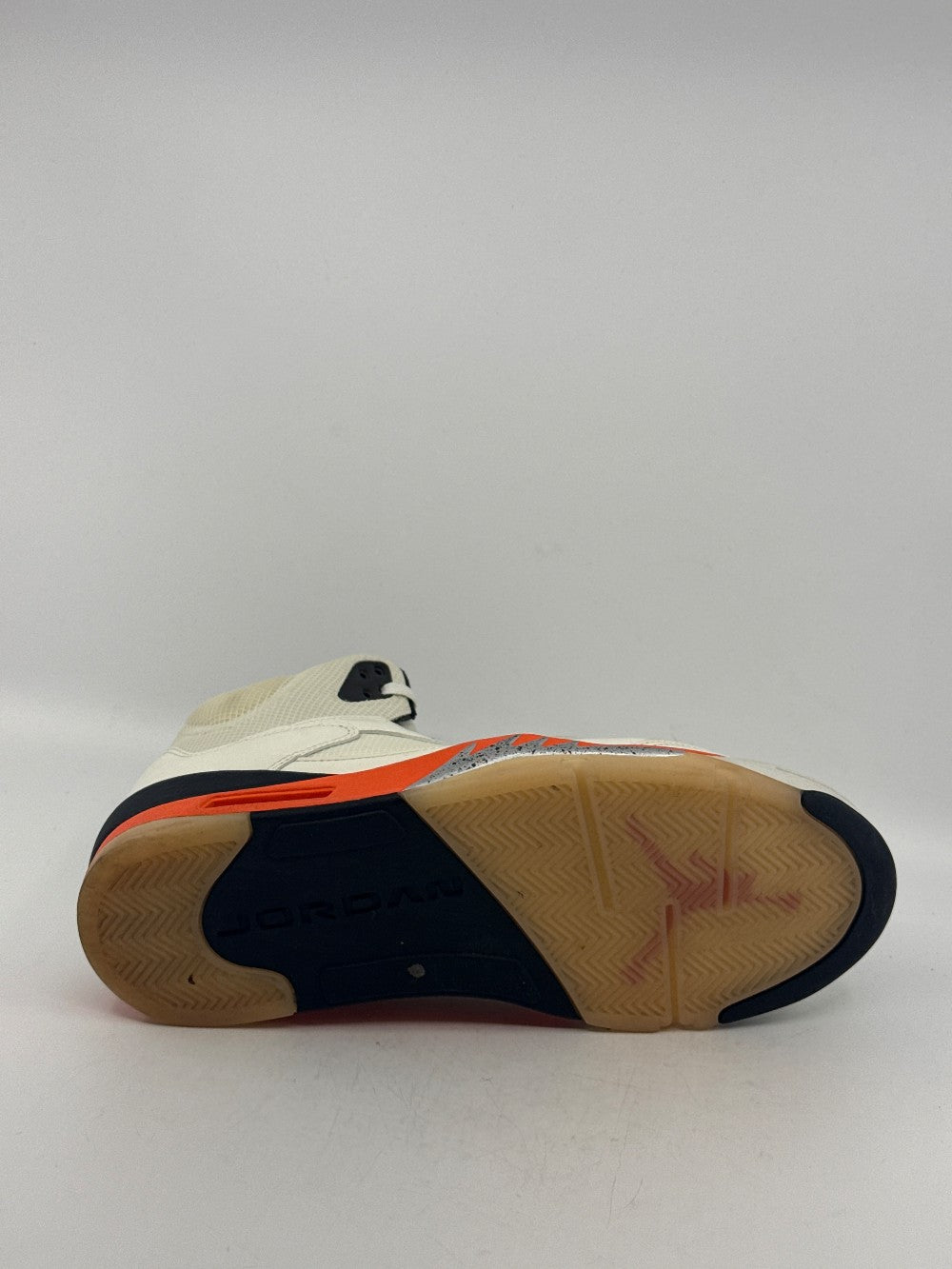 *USED* AJ 5 - SHATTERED BACKBOARD|44841