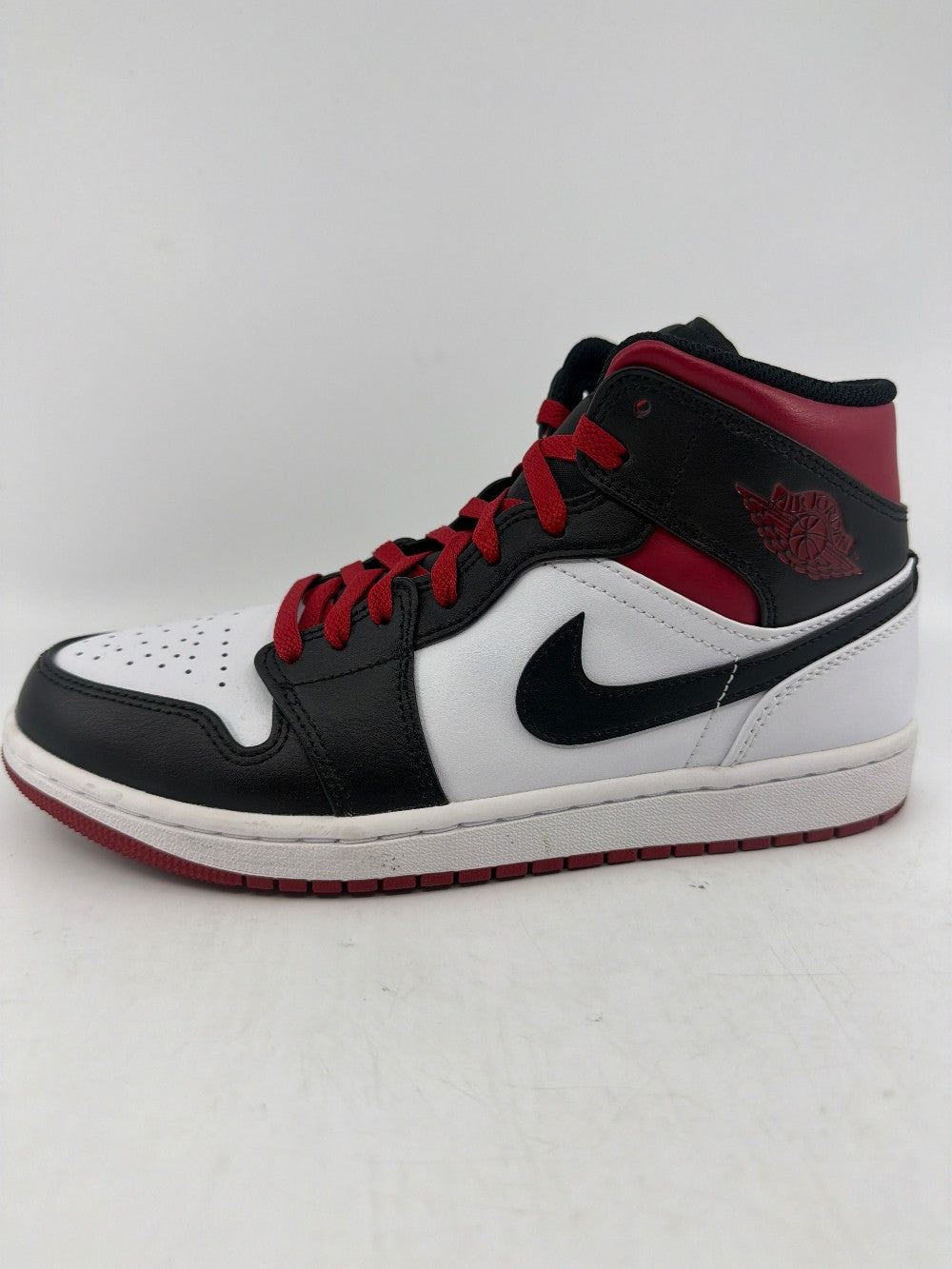 *USED* AJ 1 MID - GYM RED BLACK TOE|44873