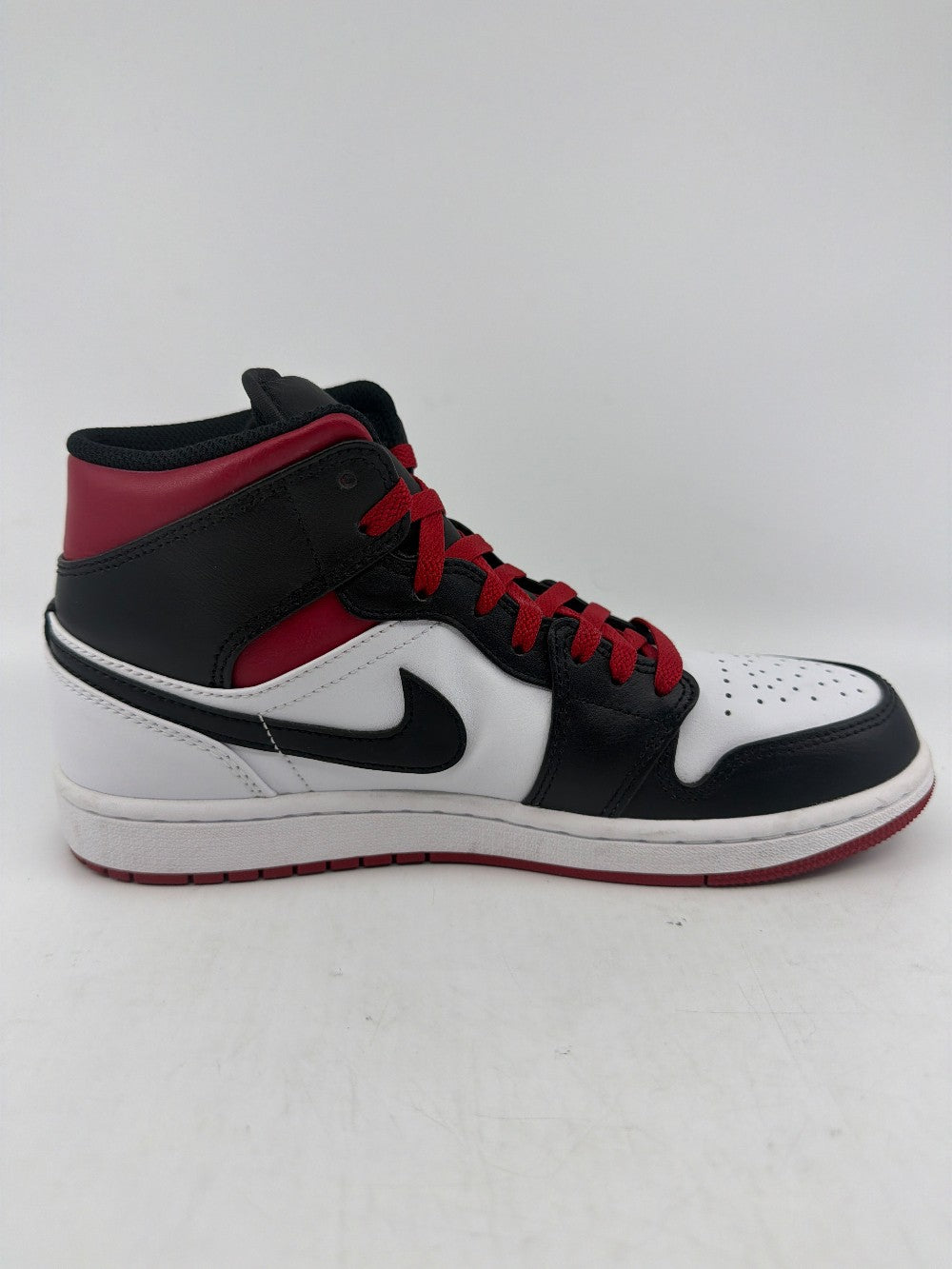 *USED* AJ 1 MID - GYM RED BLACK TOE|44875