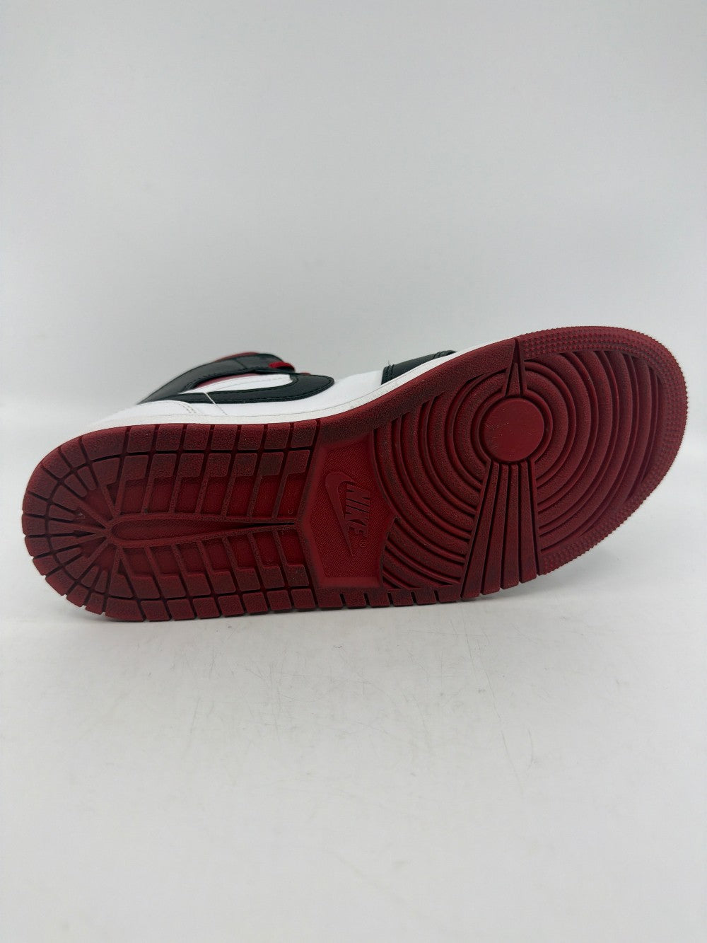 *USED* AJ 1 MID - GYM RED BLACK TOE|44877